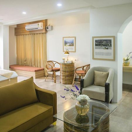Hotel Lake Shilloi Dimāpur Екстериор снимка