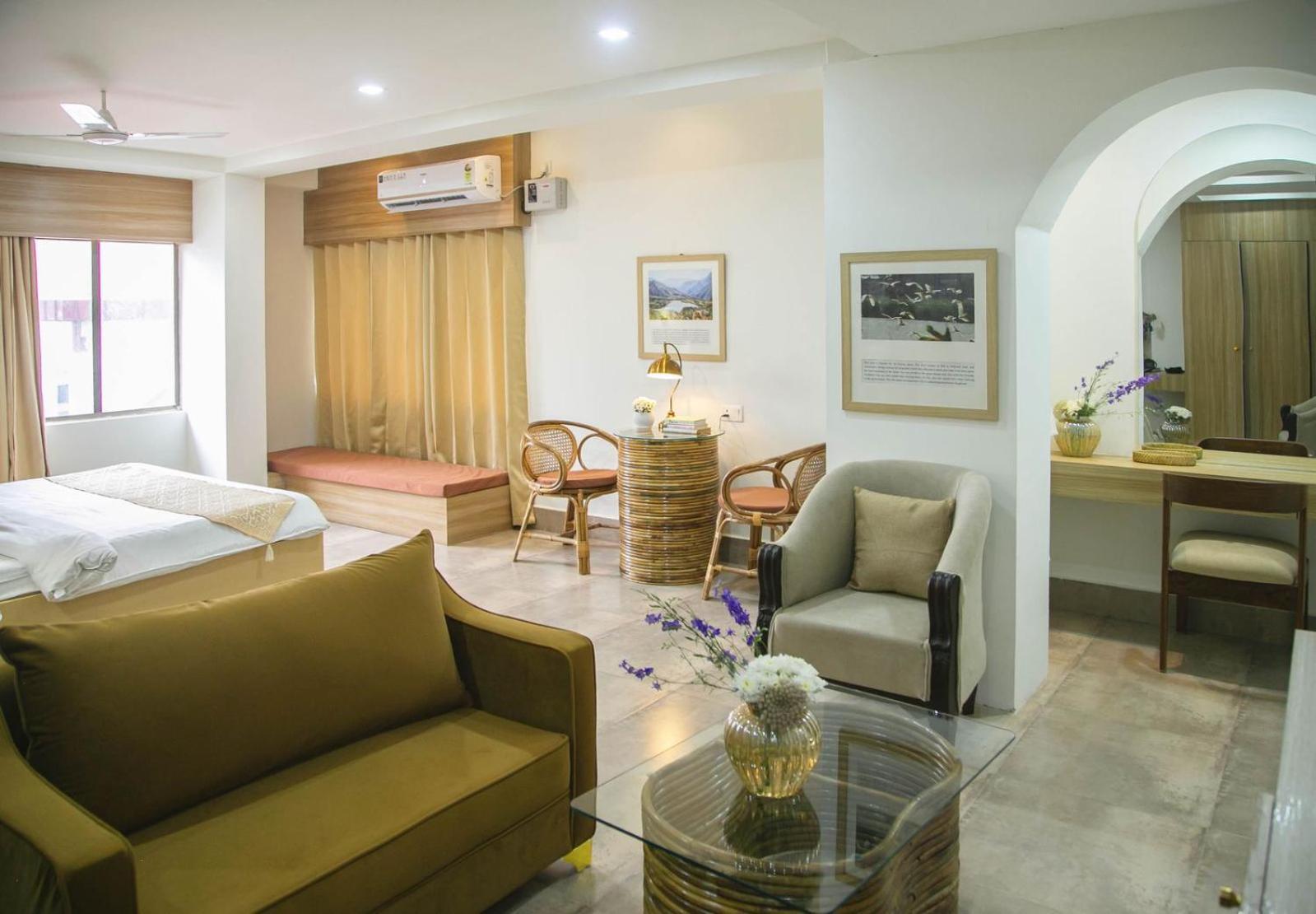 Hotel Lake Shilloi Dimāpur Екстериор снимка