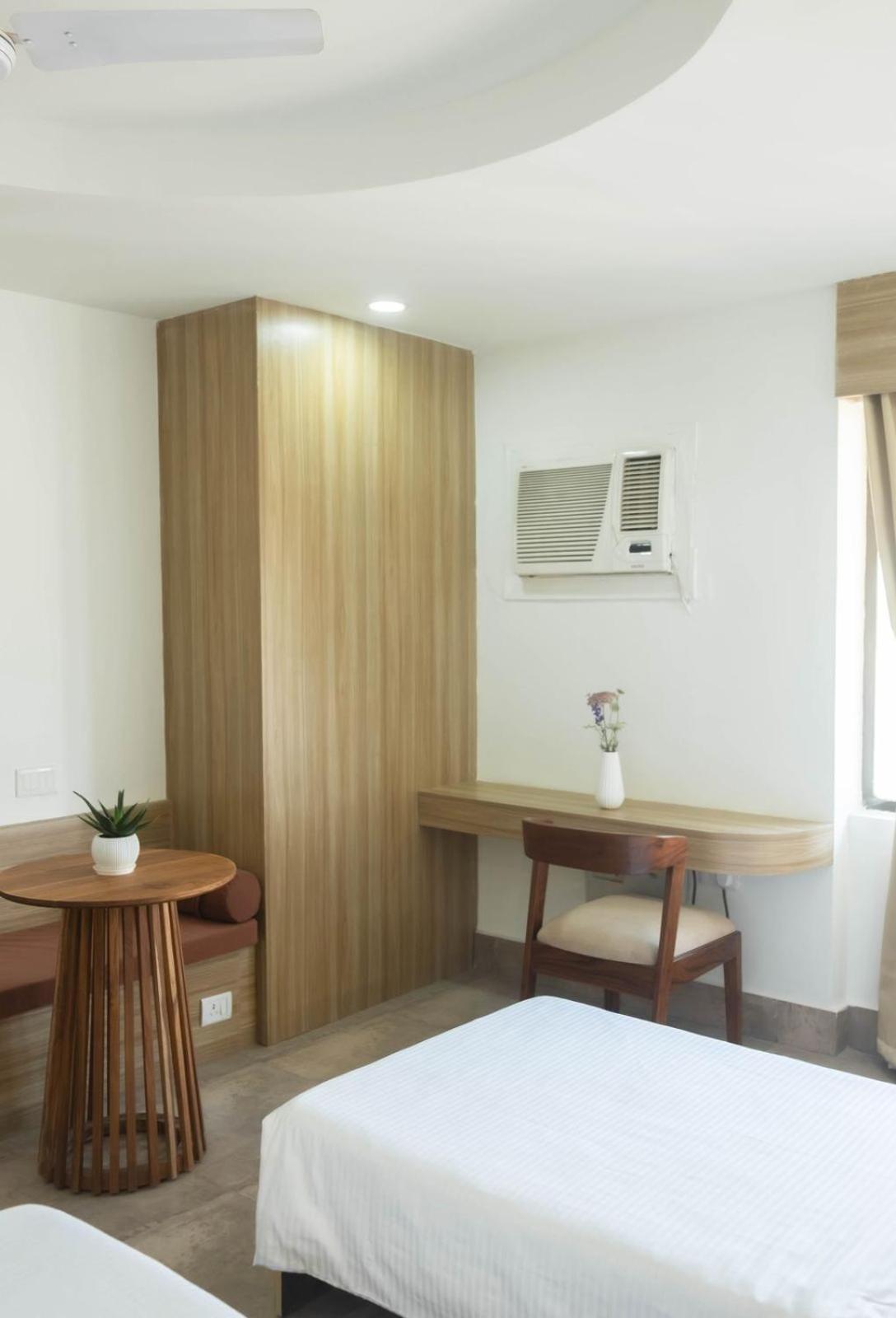 Hotel Lake Shilloi Dimāpur Екстериор снимка